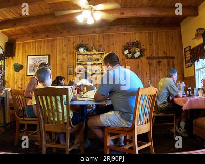 Oak Glen, Californie, États-Unis. 22 août 2010. Apple Annie's Bakery & Restaurant à Oak Glen Californie. Oak Glen est une variété agricole célèbre pour ses pommes. (Image de crédit : © Ian L. Sitren/ZUMA Press Wire) USAGE ÉDITORIAL SEULEMENT! Non destiné à UN USAGE commercial ! Banque D'Images