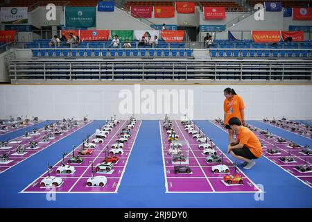 **CHINE CONTINENTALE, HONG KONG, MACAO ET TAIWAN OUT** la 18e finale de la course Smart car des étudiants du National College débutera à Tianjin, en Chine, du 19 au 27 août 2 Banque D'Images