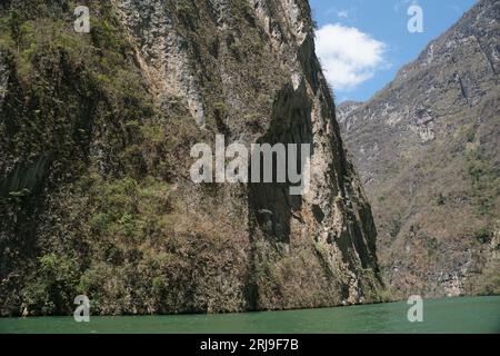 Canyon Sumidero, ciel, nuages, rivière grijalva au chiapas, mexique Banque D'Images