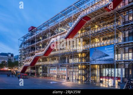 Le Centre national d art et de culture Georges-Pompidou est un centre national d art et de culture situé dans le 4e arrondissement de Paris. Banque D'Images