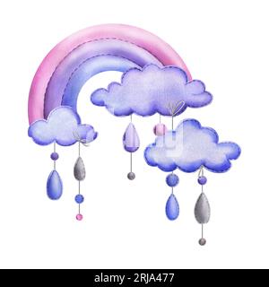 Un arc-en-ciel cousu avec des nuages et des gouttes de pluie suspendus à des cordes en bleu, violet et rose. Illustration de l'aquarelle dessinée à la main mignonne enfantin. Isolé Banque D'Images