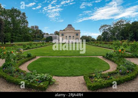 Château de Bagatelle dans le parc Bagatelle - Paris, France Banque D'Images