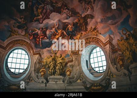 Belles fresques de Karlskirche - Vienne, Autriche Banque D'Images