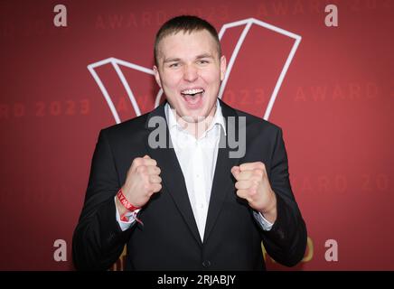 Hambourg, Allemagne. 21 août 2023. Viktor Jurk, boxeur, arrive à la cérémonie du « Sport Bild Award 2023 » aux Fish Auction Halls. Crédit : Christian Charisius/dpa/Alamy Live News Banque D'Images