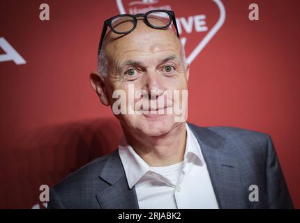 Hambourg, Allemagne. 21 août 2023. Bernd Neuendorf, président de DFB, vient assister à la remise du «Sport Bild Award 2023» au Fischauktionshallen. Crédit : Christian Charisius/dpa/Alamy Live News Banque D'Images