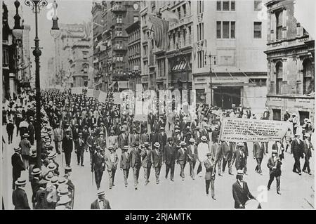 Photo de la marche de protestation Silent Parade à New York (28 juillet 1917) Banque D'Images