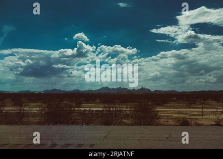 Microdosage- imagerie psychédélique de l'ouest américain Banque D'Images