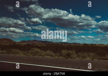 Microdosage- imagerie psychédélique de l'ouest américain Banque D'Images