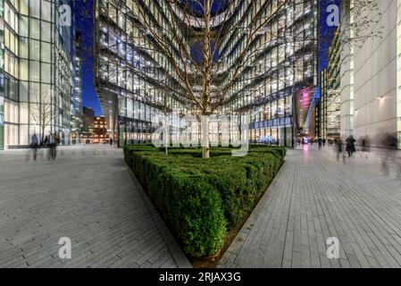 Plus London place à London SE1 la nuit. Banque D'Images