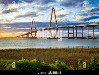 Arthur Ravenel Jr Bridge,Sunset Charleston, Caroline du Sud, États-Unis d'Amérique Banque D'Images