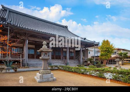 Nakatsu, Japon - novembre 26 2022 : Temple Myoren-ji situé un peu au sud du centre du quartier Tera-machi Banque D'Images