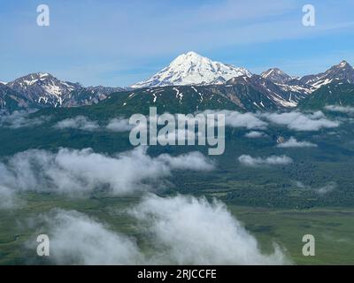 Volcan Redust, Mt. Redoute. Volcans du lac Clark. Alaska Banque D'Images