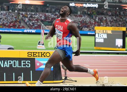 Budapest, Hongrie. 21 août 2023. Cristian Napoles de CUB, Triple saut masculin lors des Championnats du monde d'athlétisme 2023 le 21 août 2023 au Nemzeti Atletikai Kozpont à Budapest, Hongrie - photo Laurent Dairys/DPPI crédit : DPPI Media/Alamy Live News Banque D'Images