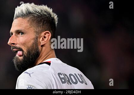 Olivier Giroud de l'AC Milan réagit lors des célébrations de la fin du match de football Serie A entre le Bologna FC et l'AC Milan au Renato Dall'Ara Banque D'Images
