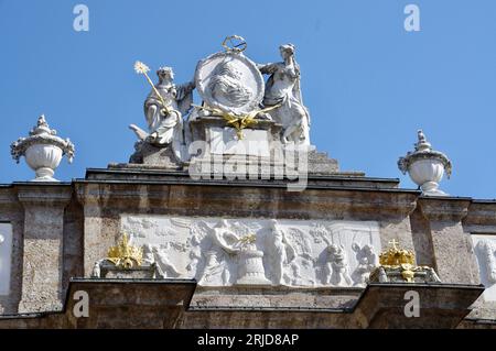 Innsbruck, Autriche, l'Arc de Triomphe, construit en 1765 à l'occasion du mariage de l'archiduc Léopold. Banque D'Images