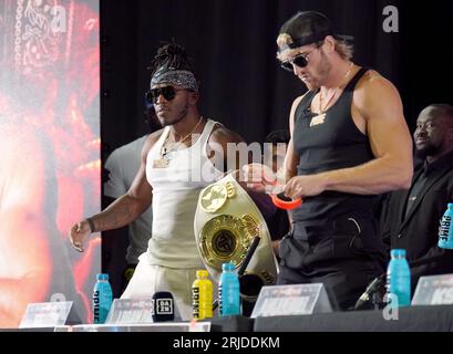 KSI et Logan Paul lors d'une conférence de presse à l'OVO Arena Wembley, Londres. Date de la photo : mardi 22 août 2023. Banque D'Images