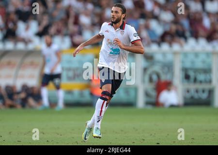 Turin, Italie, 21 août 2023. Alberto Dossena de Cagliari pendant le match de Serie A au Stadio Grande Torino, Turin. Le crédit photo devrait se lire : Jonathan Moscrop / Sportimage Banque D'Images