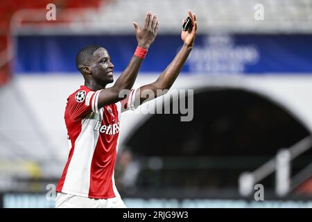 Anvers, Belgique. 22 août 2023. Soumoula Coulibaly, anversois, célèbre après avoir remporté un match entre l'équipe belge de football Royal Antwerp FC et l'équipe grecque de football AEK Athènes, la première étape des play-offs pour la compétition UEFA Champions League, le mardi 22 août 2023 à Anvers. BELGA PHOTO TOM GOYVAERTS crédit : Belga News Agency/Alamy Live News Banque D'Images