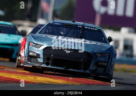 Watkins Glen, NY, États-Unis. 20 août 2023. 20 août 2023 - Watkins Glen, NY : Kevin Harvick (4), pilote de la NASCAR Cup Series, course pour le Go Bowling au Glen au Watkins Glen International à Watkins Glen NY. (Image de crédit : © Stephen A Arce Grindstone Media/ASP) USAGE ÉDITORIAL SEULEMENT! Non destiné à UN USAGE commercial ! Banque D'Images