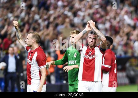 Anvers, Belgique. 22 août 2023. Toby Alderweireld d'Anvers célèbre après avoir remporté un match entre l'équipe belge de football Royal Antwerp FC et l'équipe grecque de football AEK Athènes, la première étape des play-offs pour la compétition UEFA Champions League, le mardi 22 août 2023 à Anvers. BELGA PHOTO TOM GOYVAERTS crédit : Belga News Agency/Alamy Live News Banque D'Images