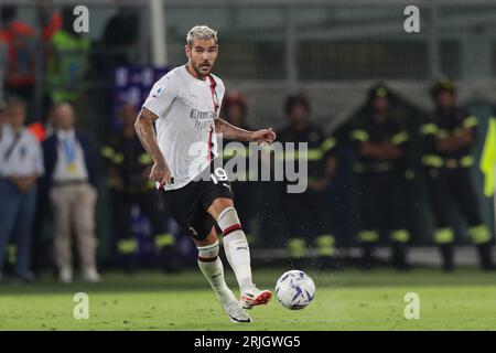 Theo Hernandez de l'AC Milan vu lors du match de football SERIE A TIM 2023/24 entre Bologne et l'AC Milan au Renato Dall Ara. Score final ; Bologne 0:2 AC Milan Banque D'Images