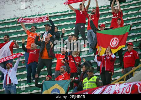 22 août 2023 : Stade Hernando Siles, la Paz, Bolivie ; Copa Libertadores football quart-de-finale, bol&#xed;var versus Internacional ; supporters de Internacional Banque D'Images