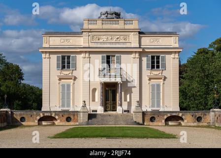 Château de Bagatelle dans le parc Bagatelle - Paris, France Banque D'Images