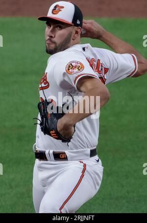 Baltimore, États-Unis. 22 août 2023. BALTIMORE, MD - 22 AOÛT : le lanceur des Orioles de Baltimore Grayson Rodriguez (30) sur le monticule lors d'un match de MLB entre les Orioles de Baltimore et les Blue Jays de Toronto, le 22 août 2023, à Orioles Park à Camden yards, à Baltimore, Maryland. (Photo de Tony Quinn/SipaUSA) crédit : SIPA USA/Alamy Live News Banque D'Images