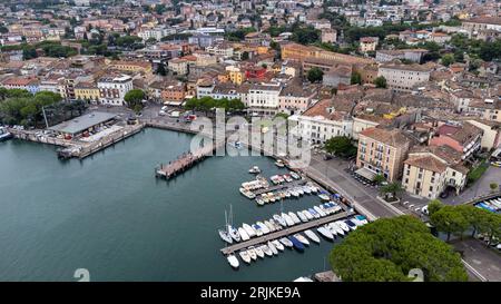 vue de la ville de porto à desenzano del garda Banque D'Images