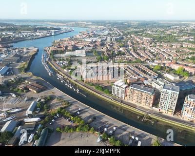 Une vue aérienne de la marina d'Ipswich et du front de mer Banque D'Images