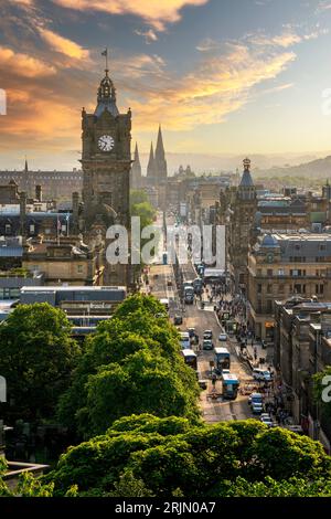 Balmoral Clock Tower et Princes Street, Édimbourg Édimbourg Écosse Grande-Bretagne Royaume-Uni, Royaume-Uni, Europe Écosse Grande-Bretagne Royaume-Uni, Banque D'Images