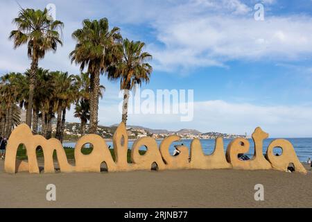 La plage Polular Malagueta dans la ville de Malaga, Espagne Banque D'Images