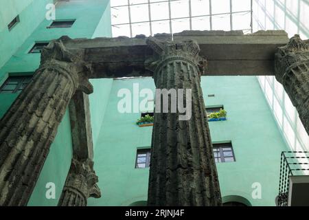 Barcelone, Espagne - 09 août 2023 Temple d'Auguste : ruines romaines à Barcelone Banque D'Images