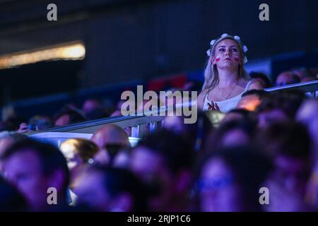 Gand, Belgique. 22 août 2023. Supporteure polonaise photographiée lors d'un match de volleyball entre les équipes nationales féminines de Belgique, connues sous le nom de Tigres jaunes, et de Pologne lors du onzième match de la CEV Euro volley Championshiop dans la poule A, le mardi 22 août 2023 à Gand, BELGIQUE . Crédit : Sportpix/Alamy Live News Banque D'Images