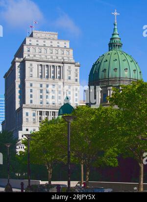 Canada, Québec, Montréal, Sun Life Builiding, Cathédrale Marie Reine du monde Banque D'Images