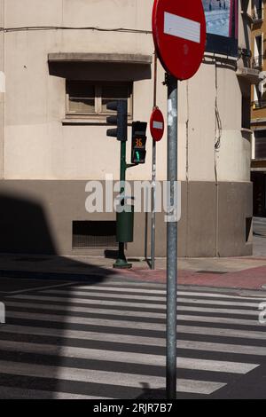 Vue sur le feu dans la rue de Pampelune, Espagne Banque D'Images