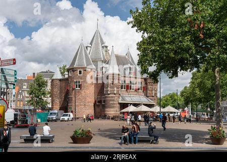 Le café et restaurant Waag sur la place Nieuwmarkt à Amsterdam. Banque D'Images