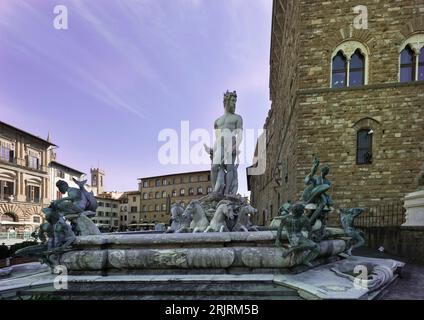 Fontaine de Neptune, Piazza della Signoria, Palazzo Vecchio Florence, Toscane, Italie Banque D'Images