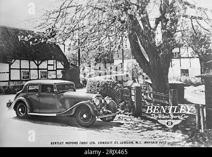 Une publicité de 1941 pour Bentley Motors (1931) ltd. Bentley était et est toujours un concepteur et fabricant de voitures de luxe haut de gamme. En 1931 Bentley était en difficulté financière et a été racheté par Rolls Royce. Aujourd'hui Bentley fait partie du groupe Volkswagen Banque D'Images