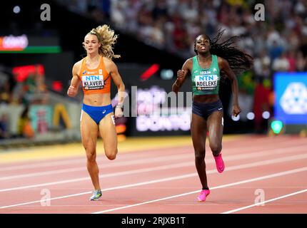 L'irlandaise Rhasidat Adeleke (à droite) et la néerlandaise Lieke Klaver en action lors de la finale féminine des 400 mètres le cinquième jour des Championnats du monde d'athlétisme au Centre national d'athlétisme de Budapest, Hongrie. Date de la photo : mercredi 23 août 2023. Banque D'Images