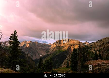 Vue au cœur de la nature sauvage de Weminuche, San Juan Mountains, près de Silverton, Colorado, USA. Banque D'Images