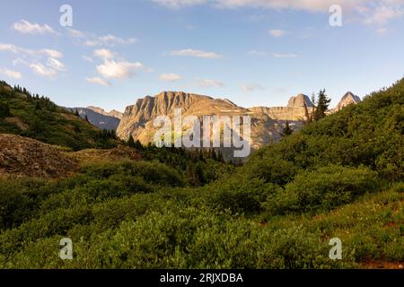 Vue au cœur de la nature sauvage de Weminuche, San Juan Mountains, près de Silverton, Colorado, USA. Banque D'Images