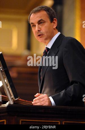 Bildnummer : 52495559 Datum : 11.04.2008 Copyright : imago/Xinhua Premierminister Jose Luis Rodriguez Zapatero (Espagnol) spricht im Parlament in Madrid - PUBLICATIONxNOTxINxCHN, Personen , premiumd ; 2008, Madrid, Politik ; , hoch, Kbdig, Einzelbild, Aktion, les gens Banque D'Images