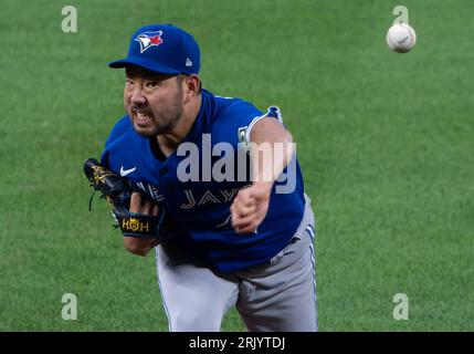 Les Blue Jays de Toronto lancent le lanceur Yusei Kikuchi sur le monticule Banque D'Images
