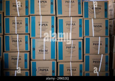 San Francisco Ozomatlan, Guerrero, Mexique. 24 août 2023. Boîtes pleines des nouveaux livres produits par SEP prêts à être distribués. (Image de crédit : © Luis E Salgado/ZUMA Press Wire) USAGE ÉDITORIAL SEULEMENT! Non destiné à UN USAGE commercial ! Banque D'Images