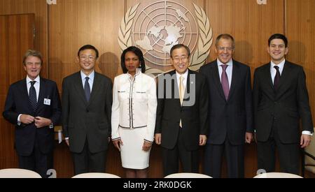 Bildnummer: 52711928  Datum: 26.09.2008  Copyright: imago/Xinhua V.l.n.r.: Außenminister Bernard Kouchner (Frankreich), Yang Jiechi (China), Condoleezza Rice (USA), Ban Ki-moon (UN-Generalsekretär), Sergei Lavrov (Russland) und David Miliband (Großbritannien) im UN-Hauptquartier in New York PUBLICATIONxNOTxINxCHN, Personen; 2008, New York, Politik , premiumd; , quer, Kbdig, Gruppenbild, Randbild, People    Bildnummer 52711928 Date 26 09 2008 Copyright Imago XINHUA V l n r Foreign Minister Bernard Kouchner France Yang Jiechi China Condoleezza Rice USA Ban KI Moon UN Secretary-General Sergei Lav Stock Photo