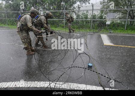 Corée du Sud. 29 janvier 2016. 23 août 2023-Corée du Sud, Paju-ROK et un soldat de l'armée américaine prennent part à des exercices combinés de guerre urbaine sur un terrain d'entraînement à Paju près de DMZ, en Corée du Sud. L'exercice de cinq jours de l'armée a débuté lundi sur un terrain d'entraînement aux opérations urbaines à Paju, à 37 kilomètres au nord-ouest de Séoul, en liaison avec l'exercice Ulchi Freedom Shield (UFS) des alliés qui a commencé le même jour. (Image de crédit : © Rok Army via ZUMA Press Wire) USAGE ÉDITORIAL SEULEMENT! Non destiné à UN USAGE commercial ! Crédit : ZUMA Press, Inc./Alamy Live News Banque D'Images