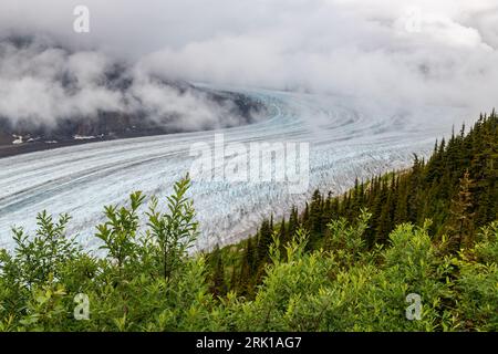 Glacier à saumon dans la brume, Stewart, Colombie-Britannique, Canada. Banque D'Images