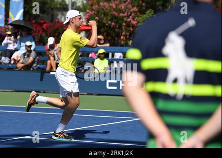 New York, États-Unis. 23 août 2023. Le joueur de tennis belge Gauthier Onclin joue contre l'Argentin Marco Trungelliti lors de la 1e ronde de qualification masculine de l'US Open de tennis 2023, qui s'est tenue au Flushing Meadow Corona Park dans le Queens, New York, NY, le 23 août 2023. (Photo Anthony Behar/Sipa USA) crédit : SIPA USA/Alamy Live News Banque D'Images