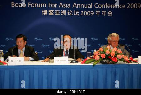 Bildnummer : 52974737 Date de référence : 16.04.2009 Copyright : imago/Xinhua long Yongtu (China/Generalsekretär BFA), Fidel Valdez Ramos (Mitte, Philippinen/Président du Conseil d'administration der BFA) und Bob Hawke (RE., australien) auf dem Boao Forum for Asia (BFA) in Boao - PUBLICATIONxNOTxINxCHN , Personen, 2009, Politik, politio, Politik, boo, Chine, ; , quer, Kbdig, Gruppenbild, , , People o0 Randbild Bildnummer 52974737 Date 16 04 2009 Copyright Imago XINHUA long Yongtu Chine Secrétaire général BFA Fidel Valdez Ramos centre Philippines Président du Conseil d'administration The BFA and Bob Hawke Right Australia on the Boa Banque D'Images